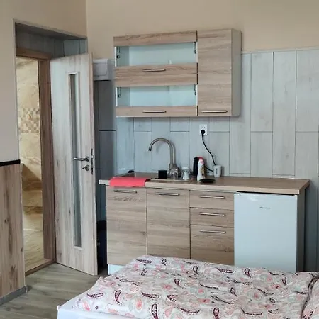 Apartman 1 Hradna 9 Nove Zamky Exterior photo