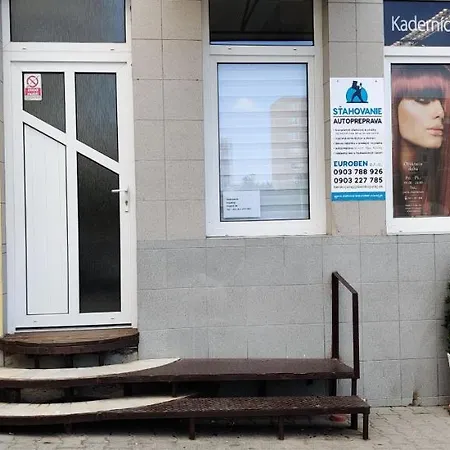 Apartman 1 Hradna 9 Nove Zamky Exterior photo
